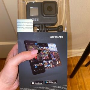 GO PRO HERO 8 BRAND NEW NEVER USED BOX INCLUDED